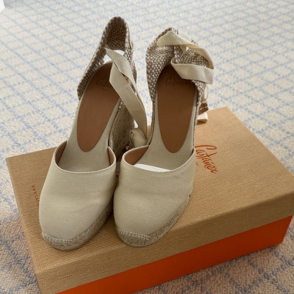 Castaner Cream Espadrille Wedges - Picture 1 of 10